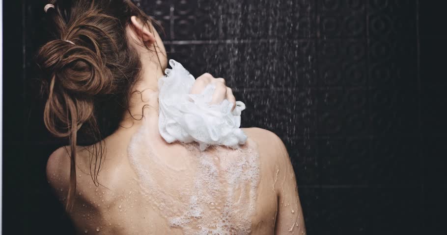 Sử dụng bông tắm để tăng hiệu quả chăm sóc toàn thân