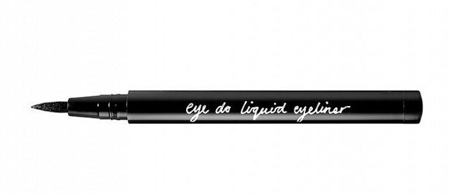 Cách vẽ mắt bằng eyeliner bút lông