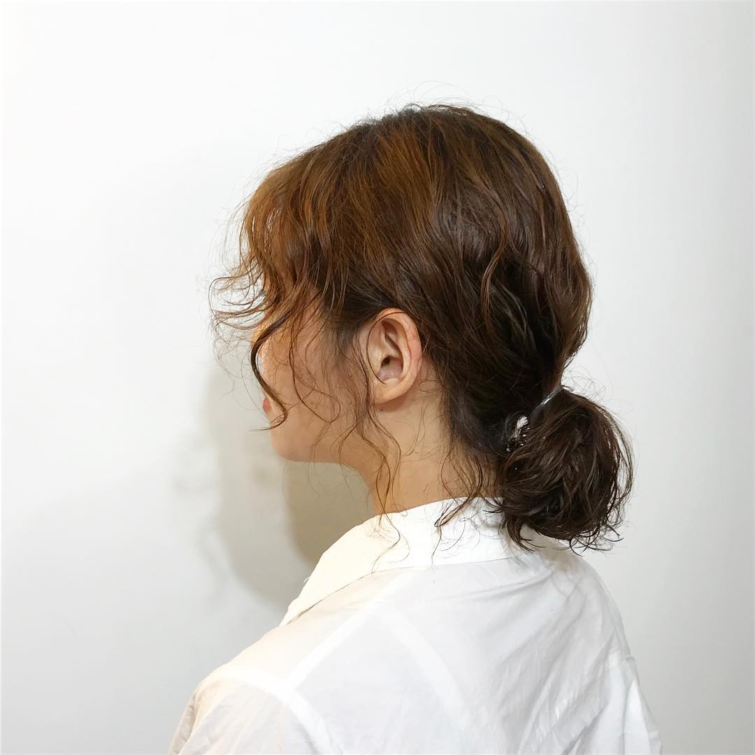 Phụ kiện thời trang: Thử ngay 5 kiểu cột tóc dành cho người tóc ngăn Nang-toc-ngan-thu-ngay-5-kieu-cot-toc-dep-don-gian-sau-4