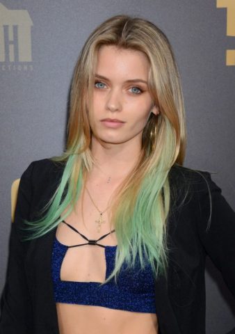 Nhuộm tóc xanh lá thế nào để không bị xa lánh?