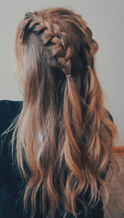 half up hairstyle