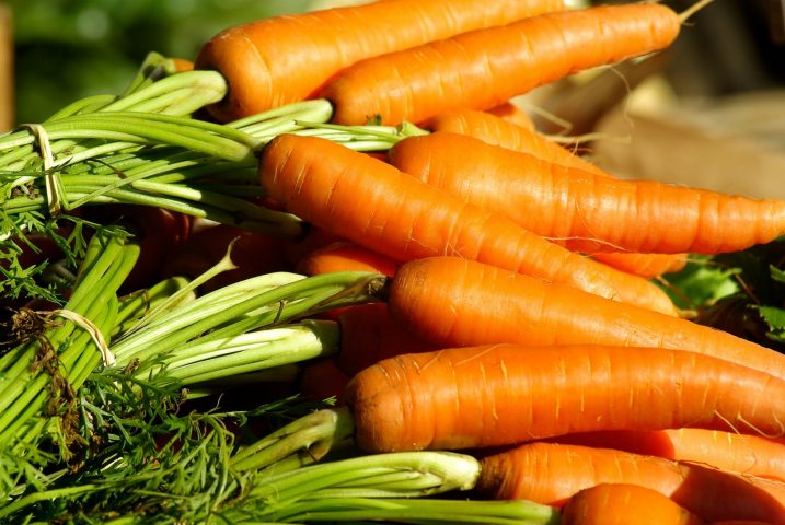 Cách làm son môi từ cà rốt