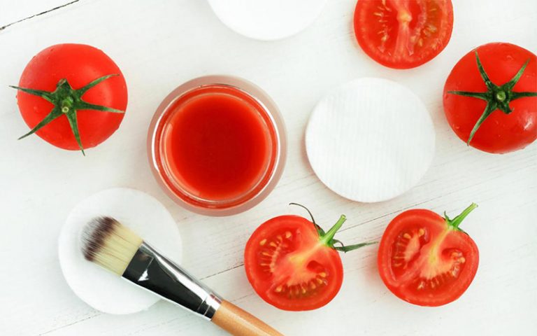 Cách trị mụn cám bằng cà chua