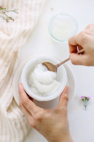 Liệu bạn có thể tự làm sữa tắm trắng da thiên nhiên tại nhà?