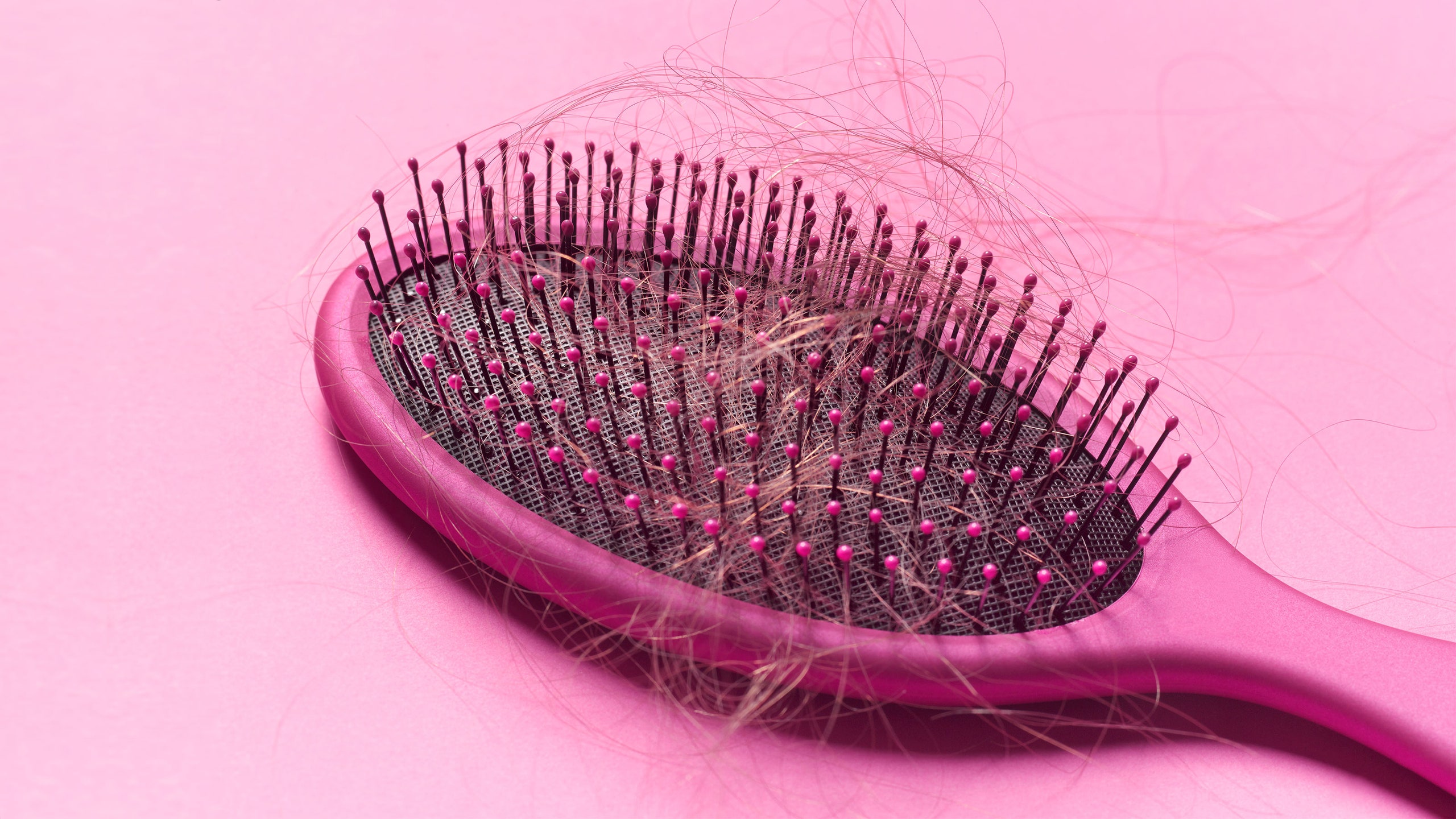 Đây chính là 5 nguyên nhân hàng đầu khiến tóc bạn rụng nhiều!