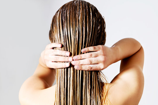 Hyaluronic acid và công dụng giữ ẩm tuyệt vời đối với tóc