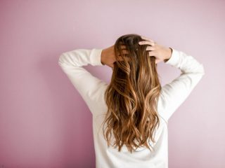 Nguyên nhân và cách trị tóc bết nhanh hết hiệu quả