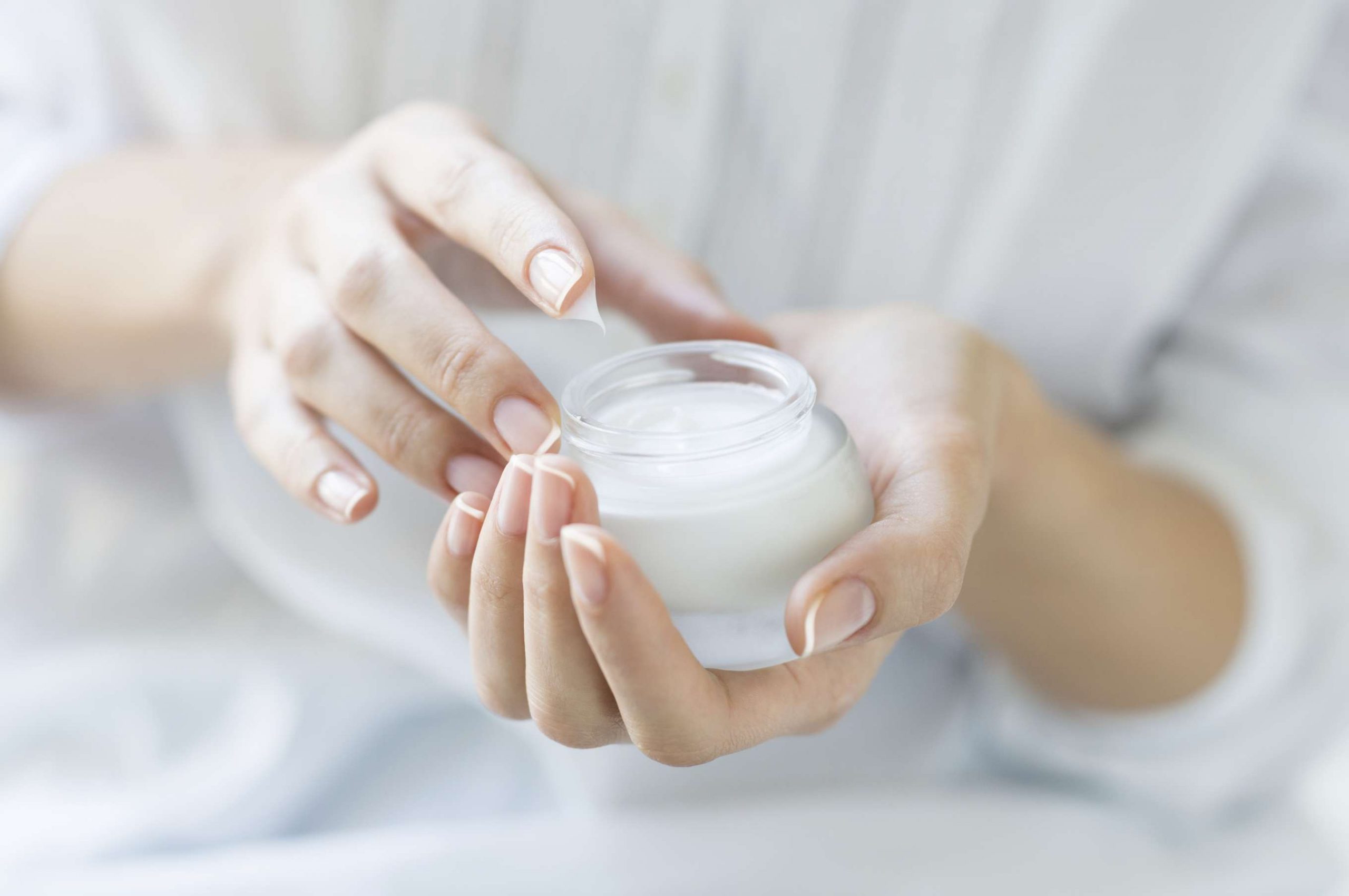 Kem dưỡng ẩm Redwin Vitamin E Cream giúp làm gì cho da?
