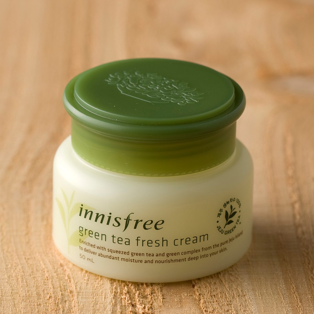 Kem dưỡng ẩm Innisfree Green Tea Fresh Skin cho da dầu
