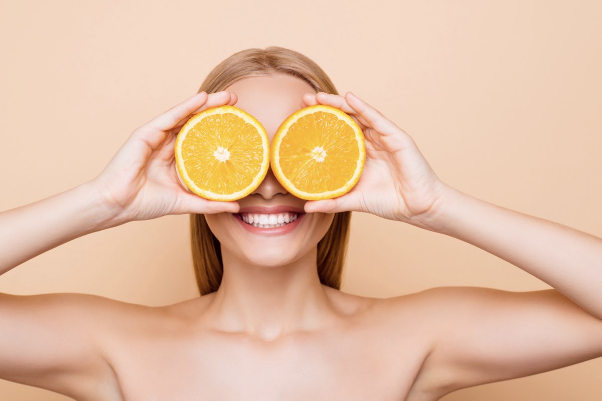 giảm xuất hiện quầng thâm từ Vitamin C 