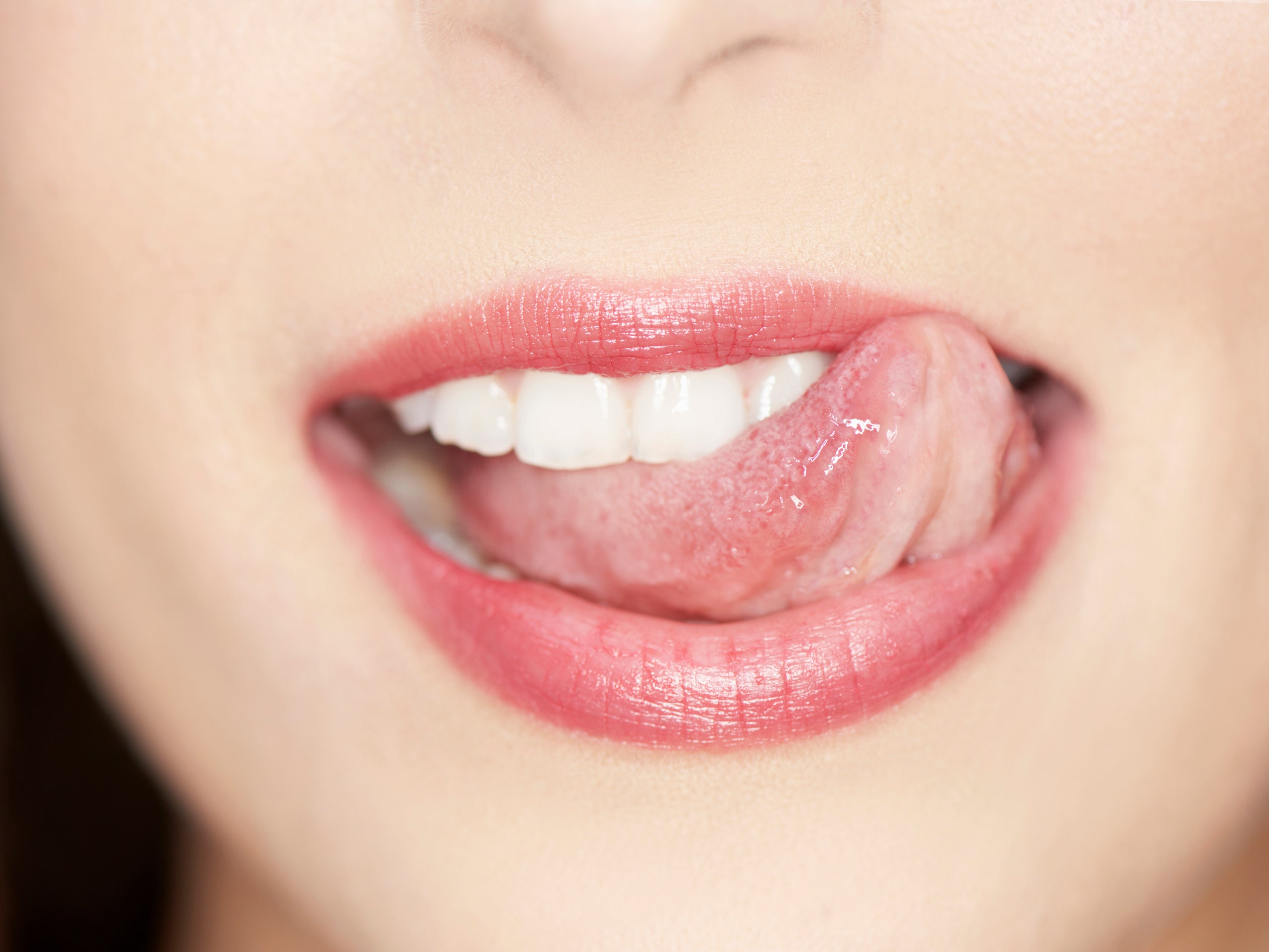 Lưu ý chăm sóc răng miệng giúp hạn chế lưỡi bị trắng