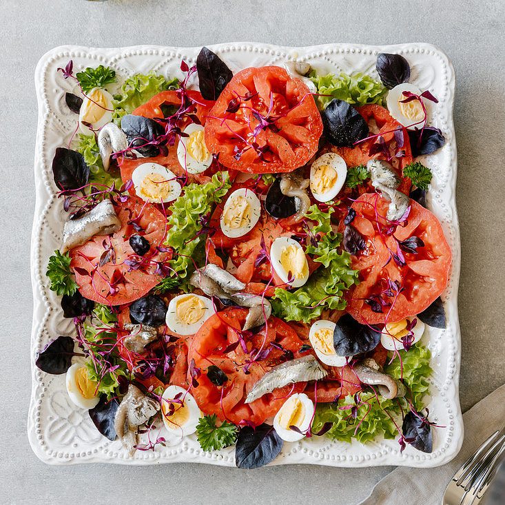 Salad trứng cút và cà chua