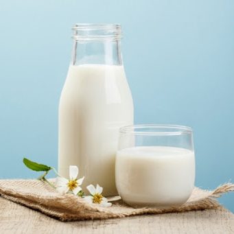 Cách dưỡng ẩm cho da tại nhà nhanh chóng từ sữa 
