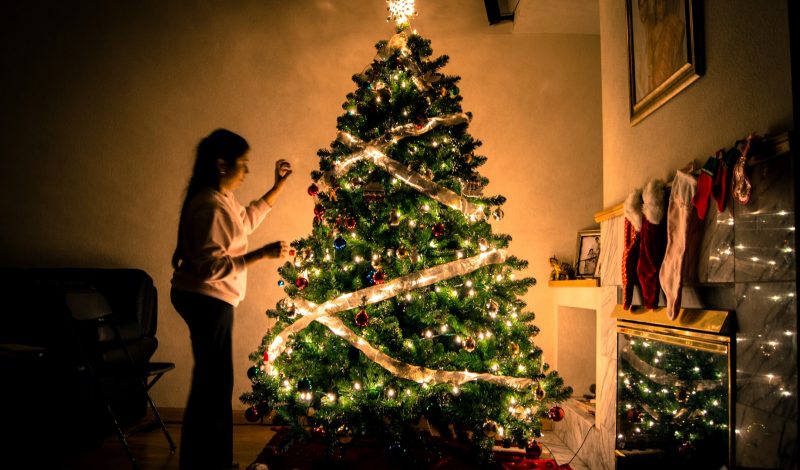 15 tips giúp nàng trang trí cây thông Noel cực xinh cho mùa Giáng sinh 2021