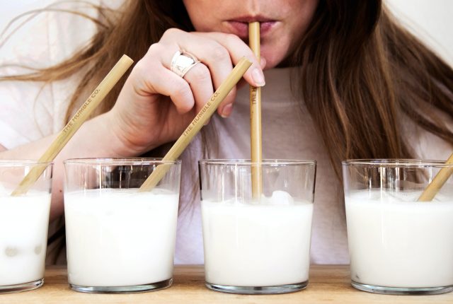 8 loại sữa hạt dinh dưỡng thay thế tốt nhất cho nàng nếu muốn từ bỏ sữa bò