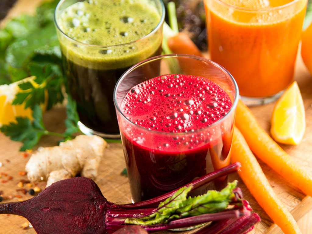 detox thải độc cơ thể với cà rốt, củ dền, củ cải và chanh