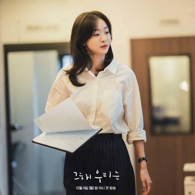 Kim Da Mi hết làm "điên nữ" trong Our Beloved Summer
