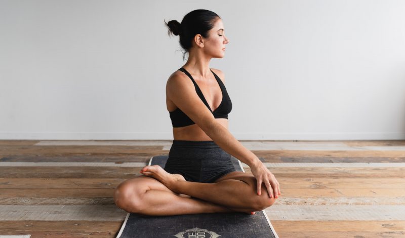 Hít thở yoga đúng cách: Hướng dẫn A-Z cho người mới bắt đầu