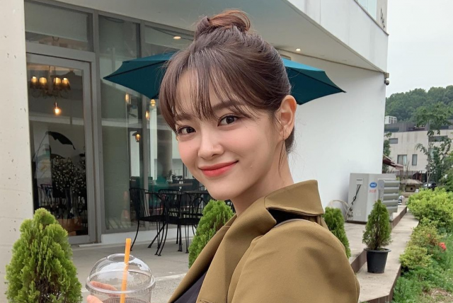 Kim Sejeong – Hẹn hò chốn công sở “tắc kè hoa” từ idol cho đến diễn viên