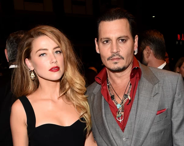 Johnny Depp còn phải bồi thường cho Amber Heard số tiền 7 triệu USD (161 tỷ đồng)