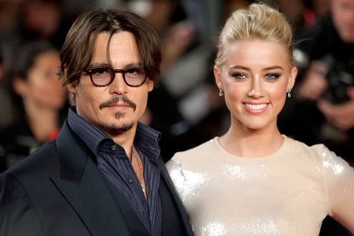 Depp và Amber Heard đã trao lời thế ước trên hòn đảo riêng