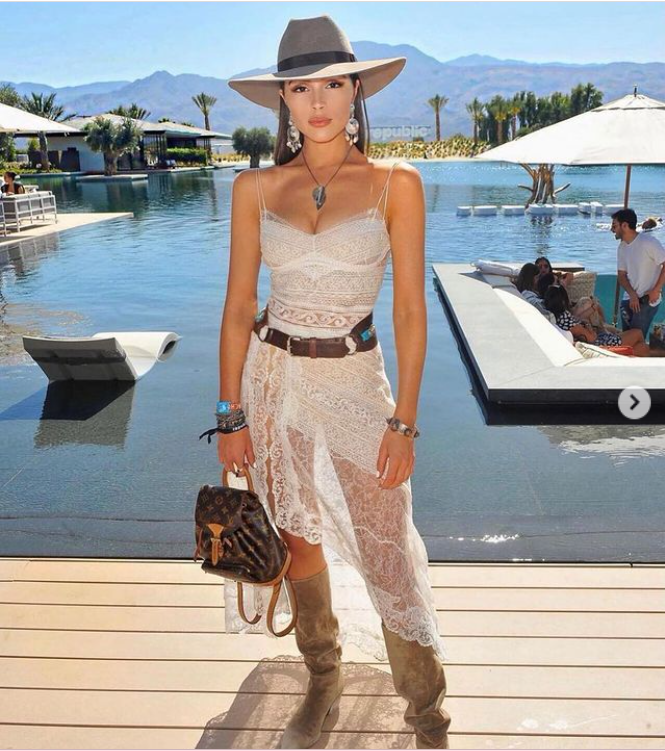 Hoa hậu Mỹ và Hoa hậu Hoàn Vũ 2012 Olivia Culpo check in tại Coachella