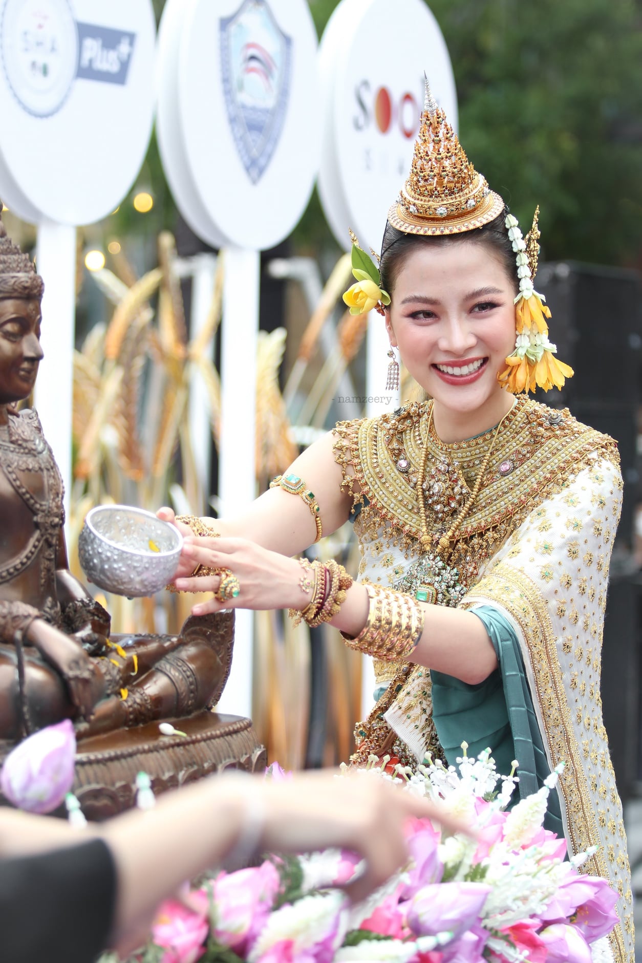 Nhan sắc của nàng Songkran Baifern dường như luôn lấp lánh, thần thái hơn người 