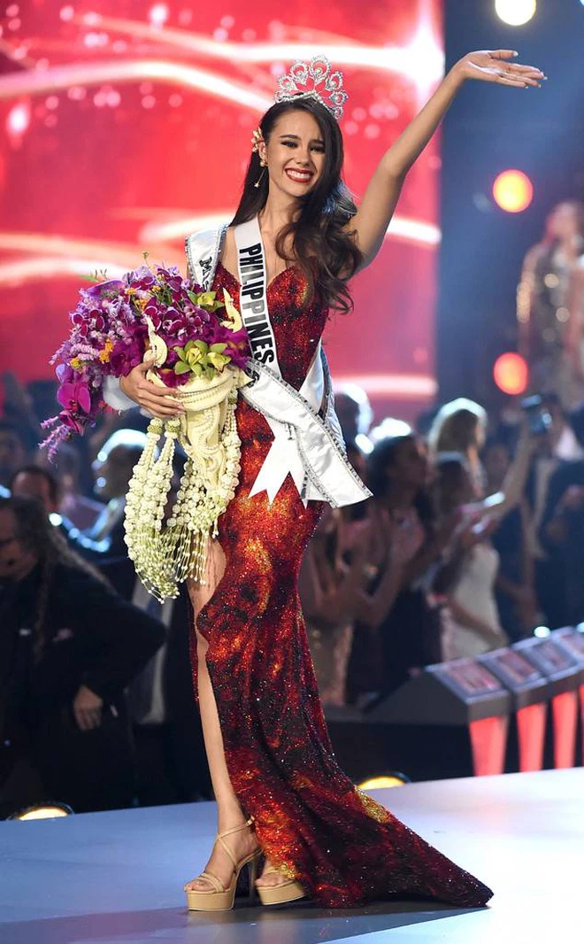 Philippines đạt kỷ lục lần thứ 4 “đội vương miện” tại Miss Universe nhờ Catriona Gray