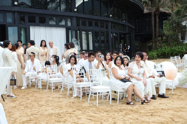 Khách mời chính là gia đình của cô dâu, chú rể Ngô Thanh Vân và Huy Trần
