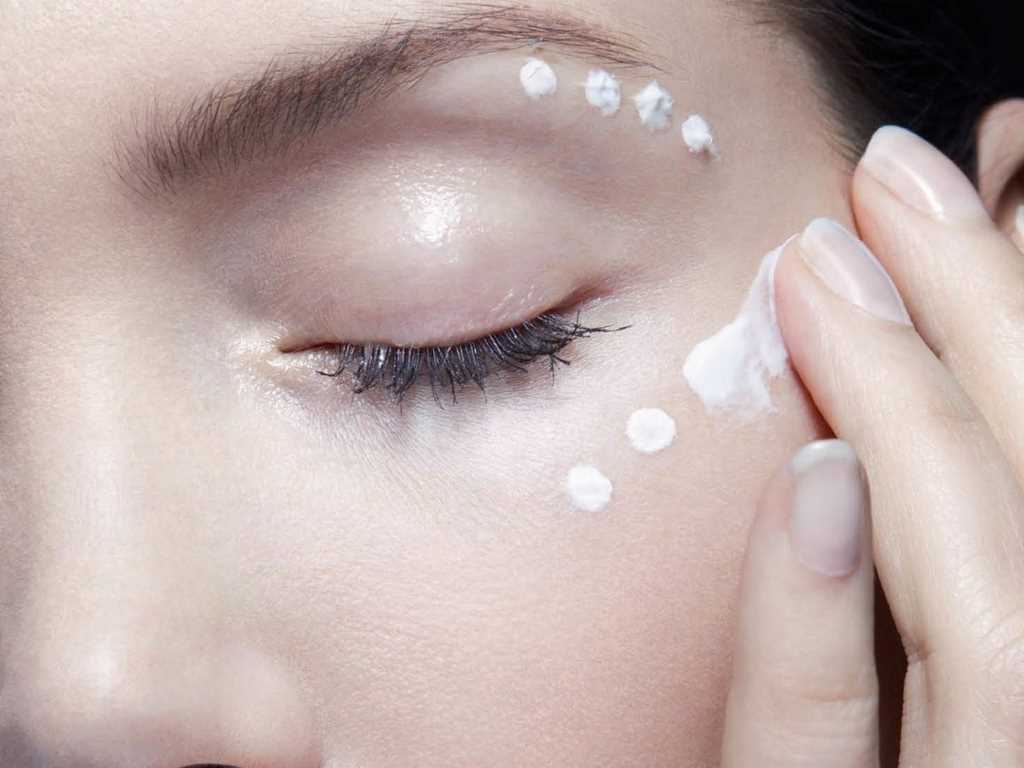 Cách chăm sóc da mặt bằng kem dưỡng mắt - đẹp365