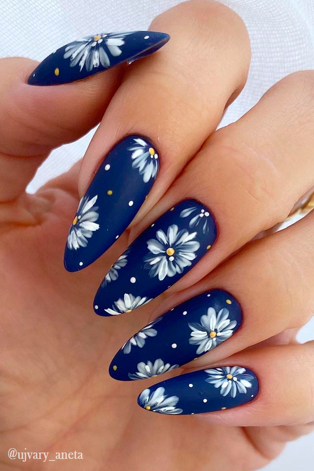 Mẫu nail hoa đẹp đơn giản màu xanh