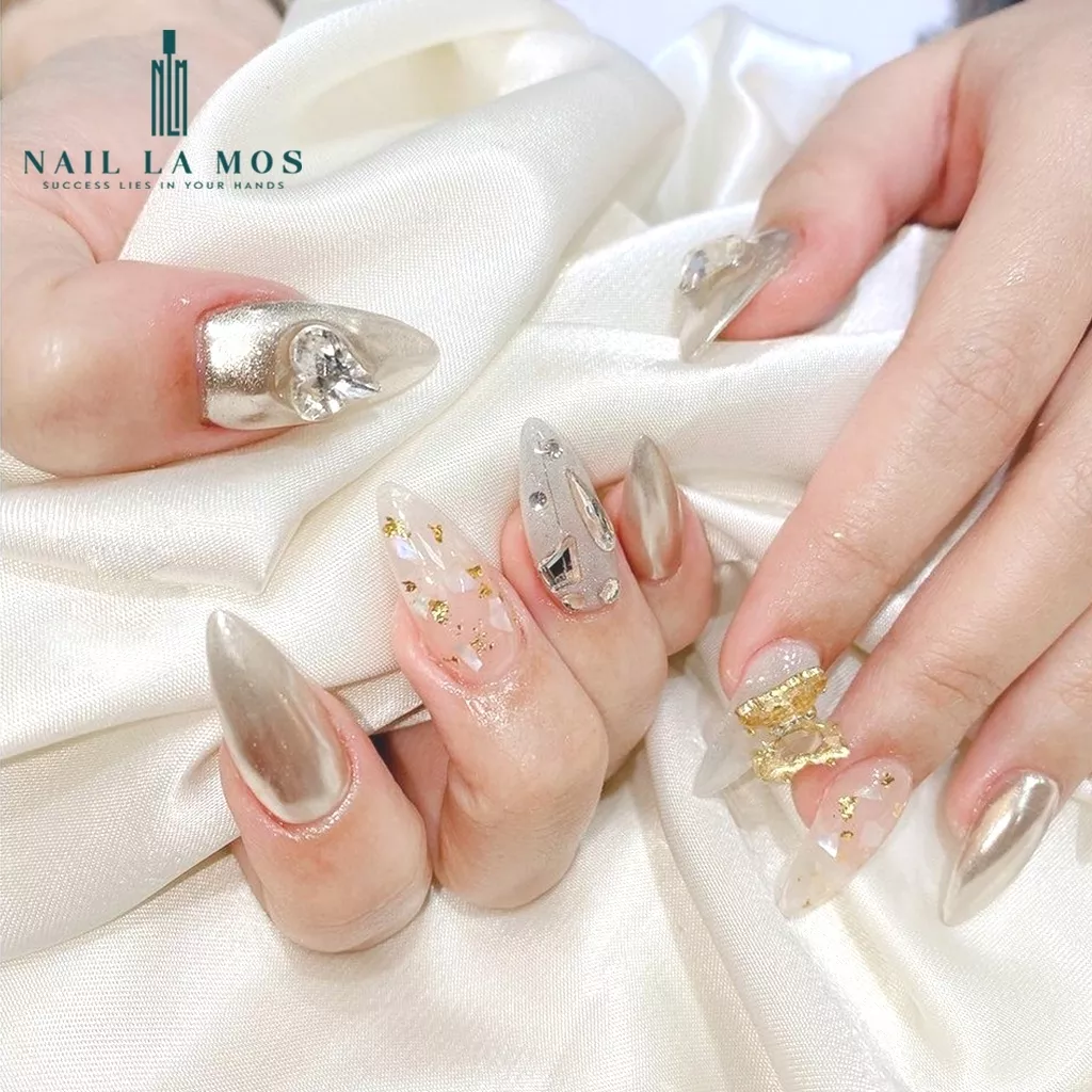 Tổng hợp những mẫu nail đơn giản giúp cô dâu rạng ngời ngày cưới
