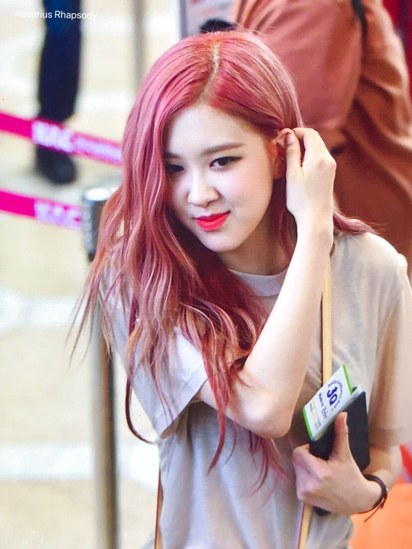 Nhuộm tóc màu hồng tím ấn tượng