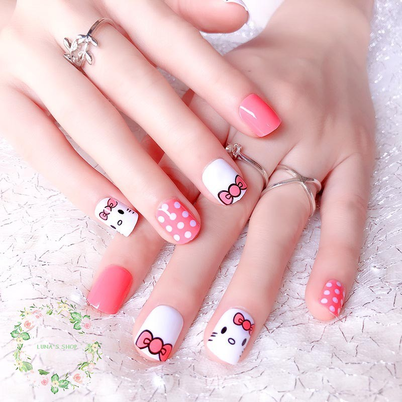 mẫu nail hoạt hình Hello Kitty cute cho mọi cô nàng