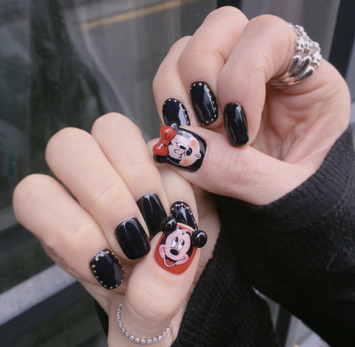 mẫu nail hoạt hình Mickey dễ thương