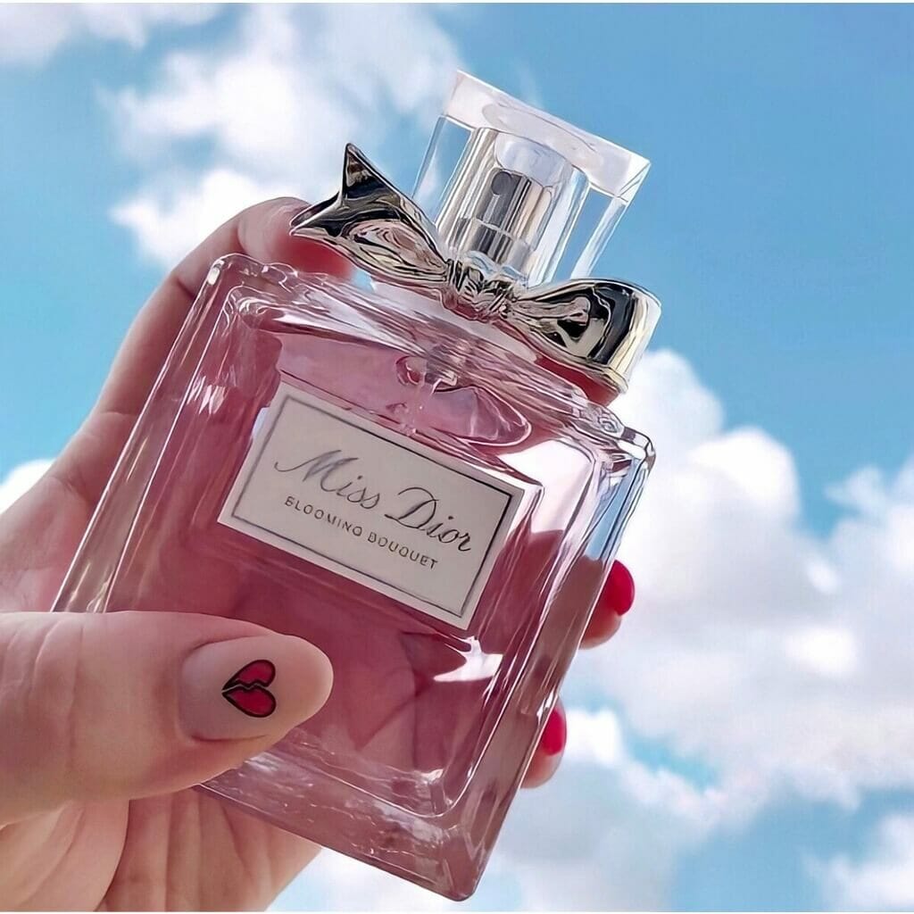 REVIEW Nước hoa Miss Dior mùi nào thơm Giá bao nhiêu  XACHTAYNHATNET