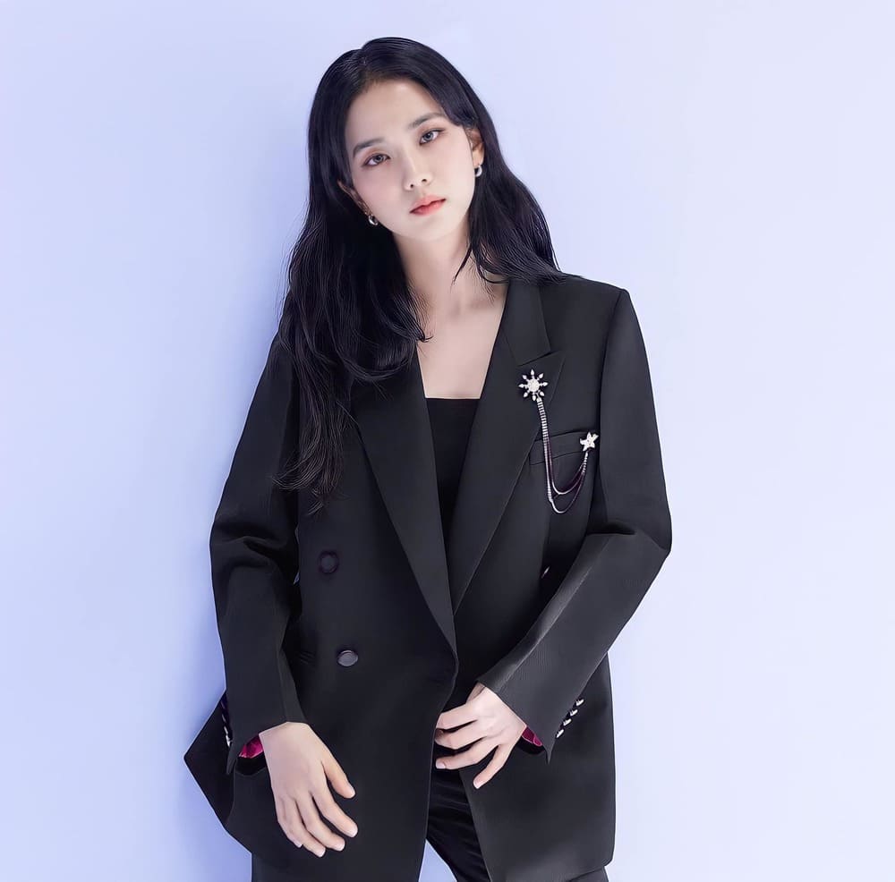 6 nữ idol diện suit đỉnh nhất Kpop Jennie khí chất ngời ngời